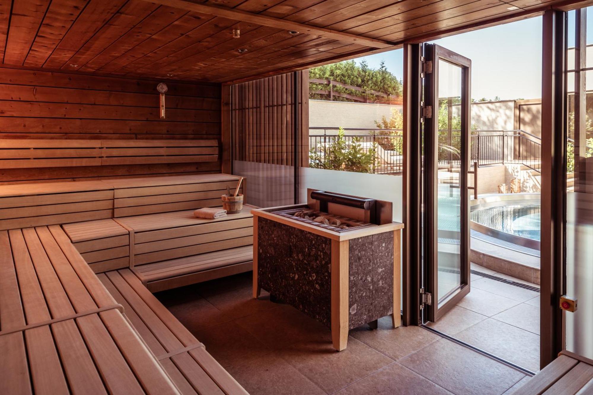 Falkensteiner Balance Resort Stegersbach - Adults Only Екстер'єр фото A Finnish sauna