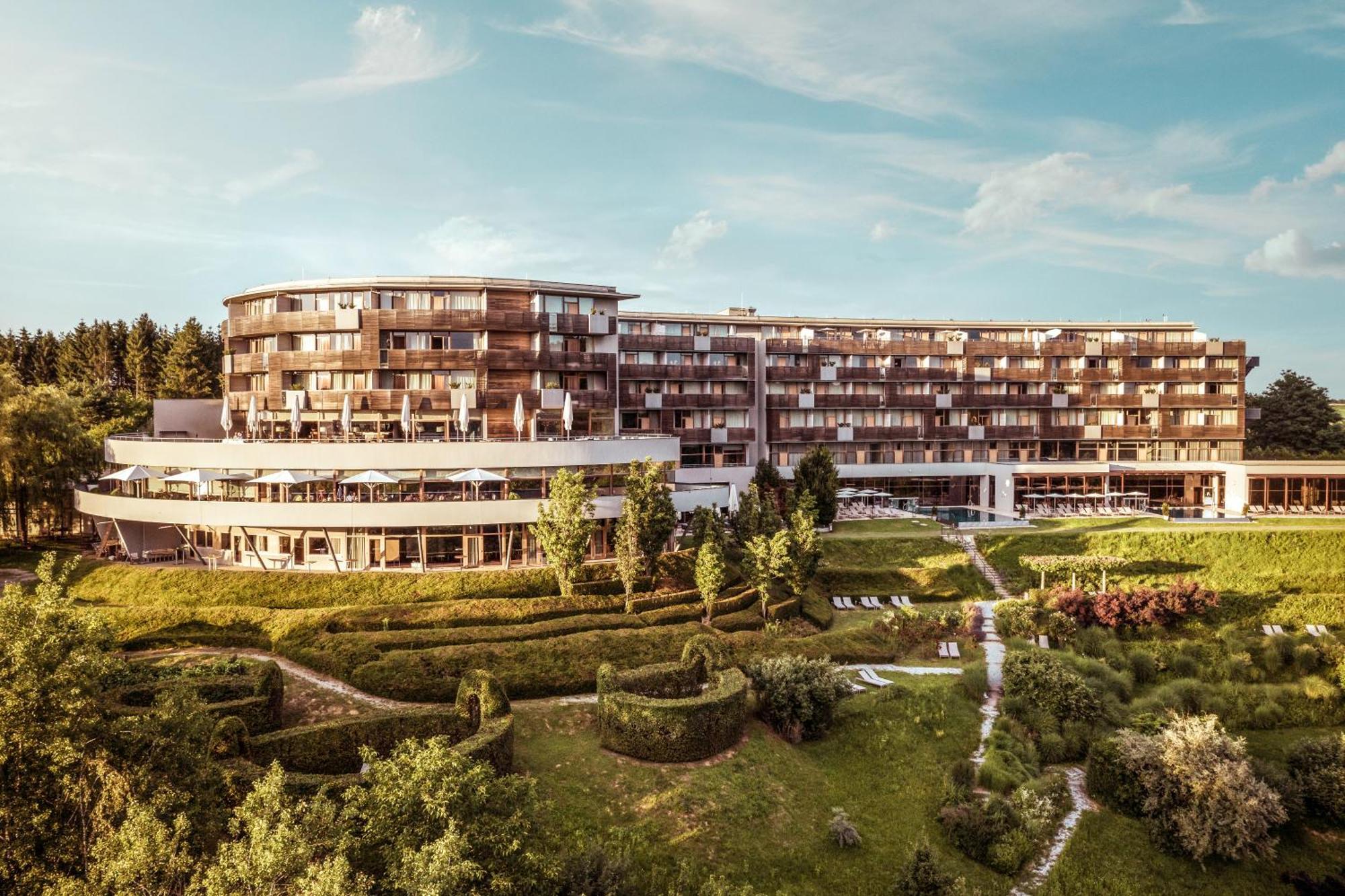 Falkensteiner Balance Resort Stegersbach - Adults Only Екстер'єр фото The new building of the University Hospital of Western Ontario