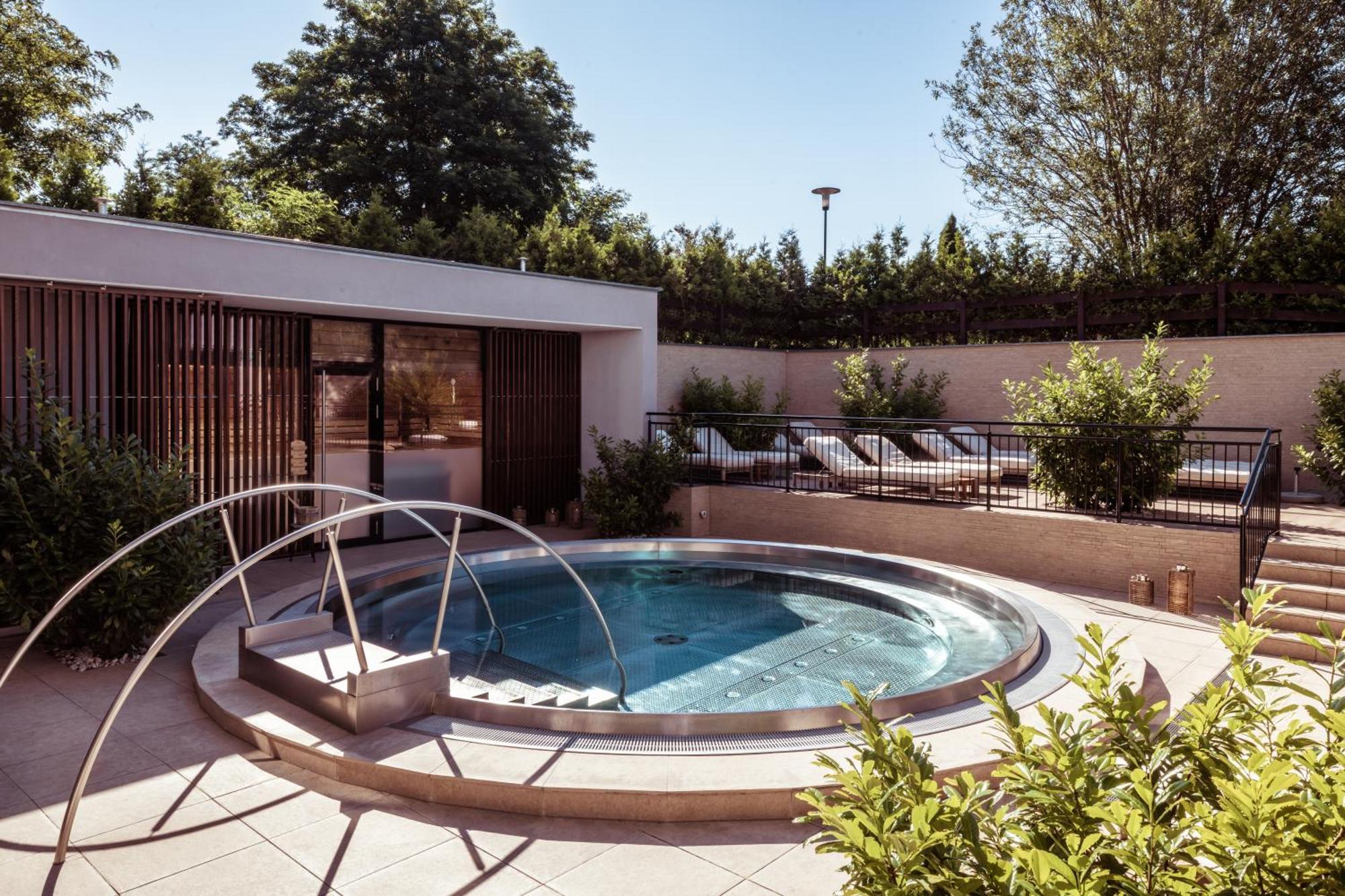 Falkensteiner Balance Resort Stegersbach - Adults Only Екстер'єр фото A spa at the Hotel de Crillon, Paris